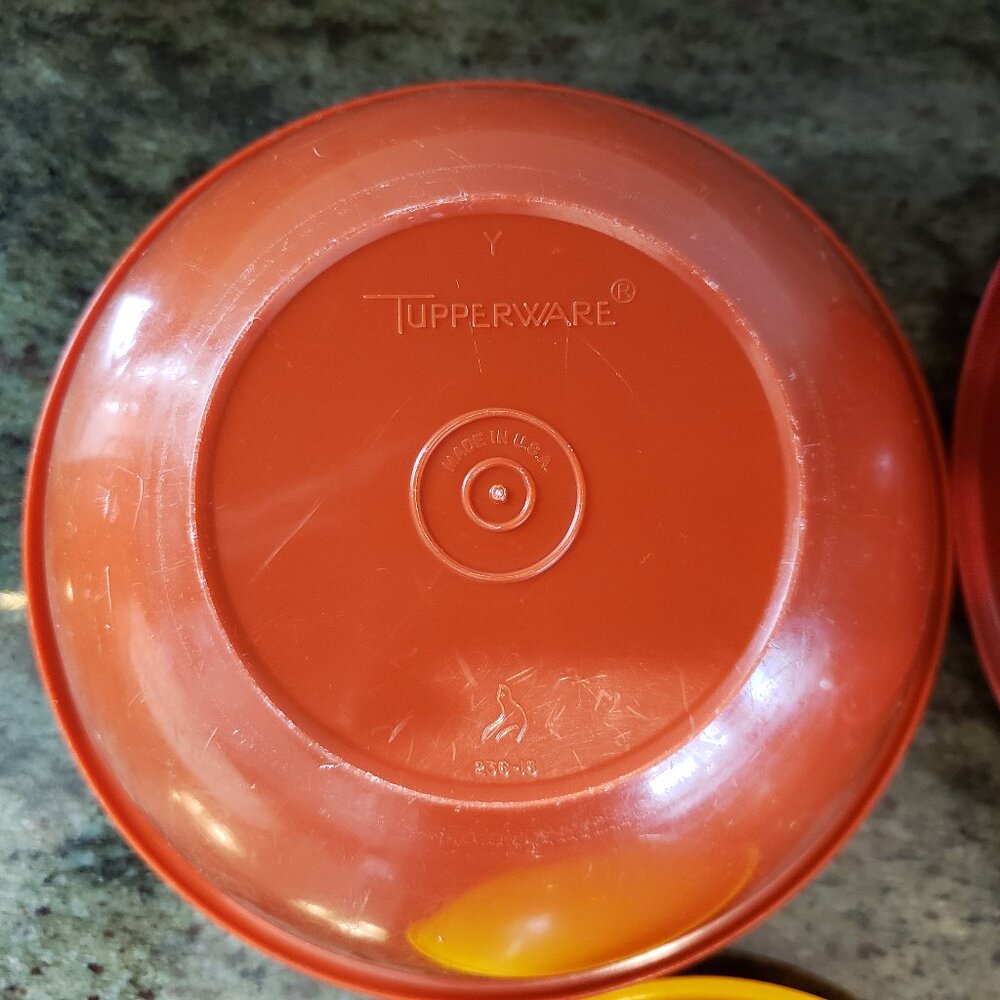 Vintage  Tupperware Bowls Set of 4 - Picture 7 of 12